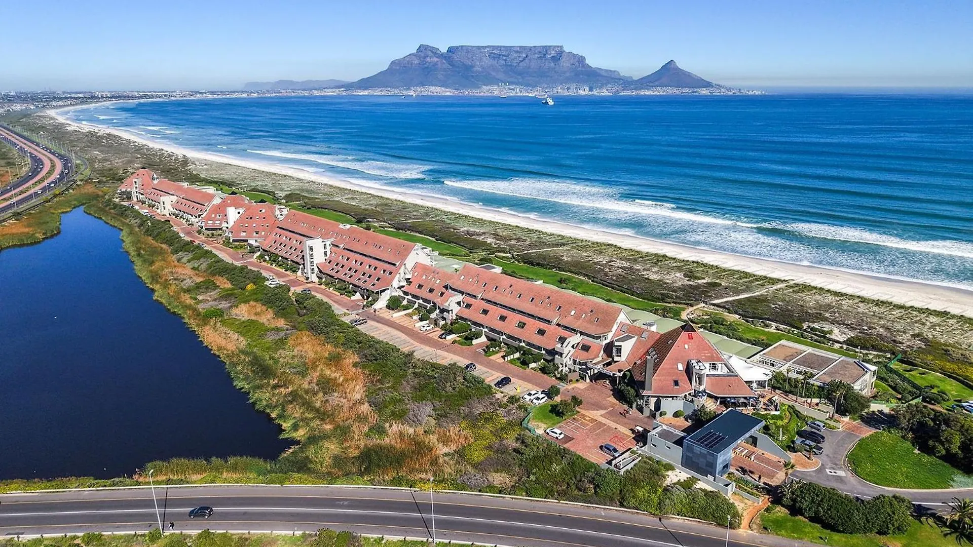 Apartment Dolphin Beach H301 Bloubergstrand